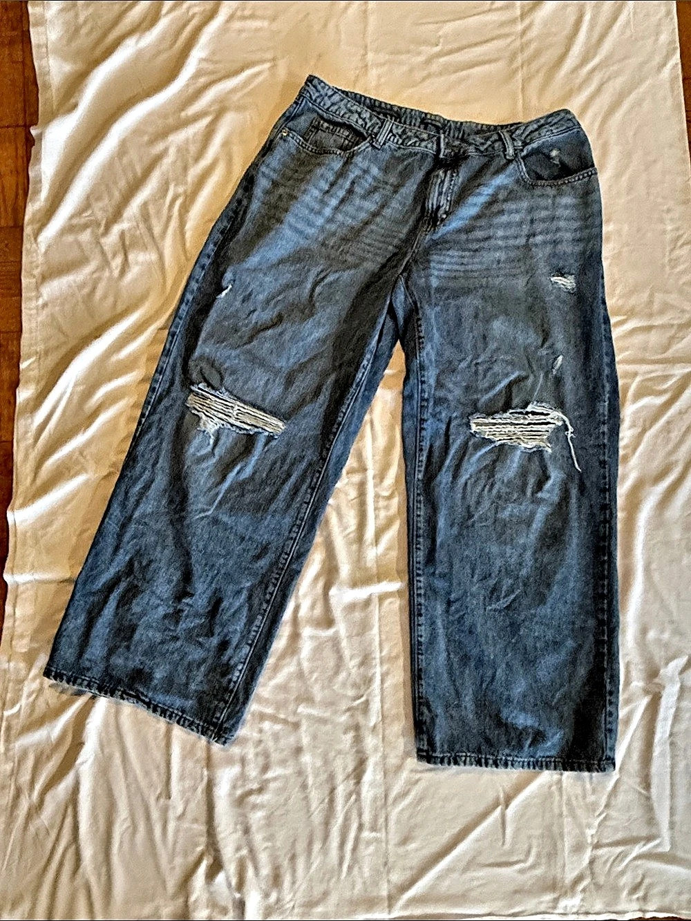 wild fable Low-Rise Curvy Baggy Jean Distressed Boyfriend Jeans in Blue